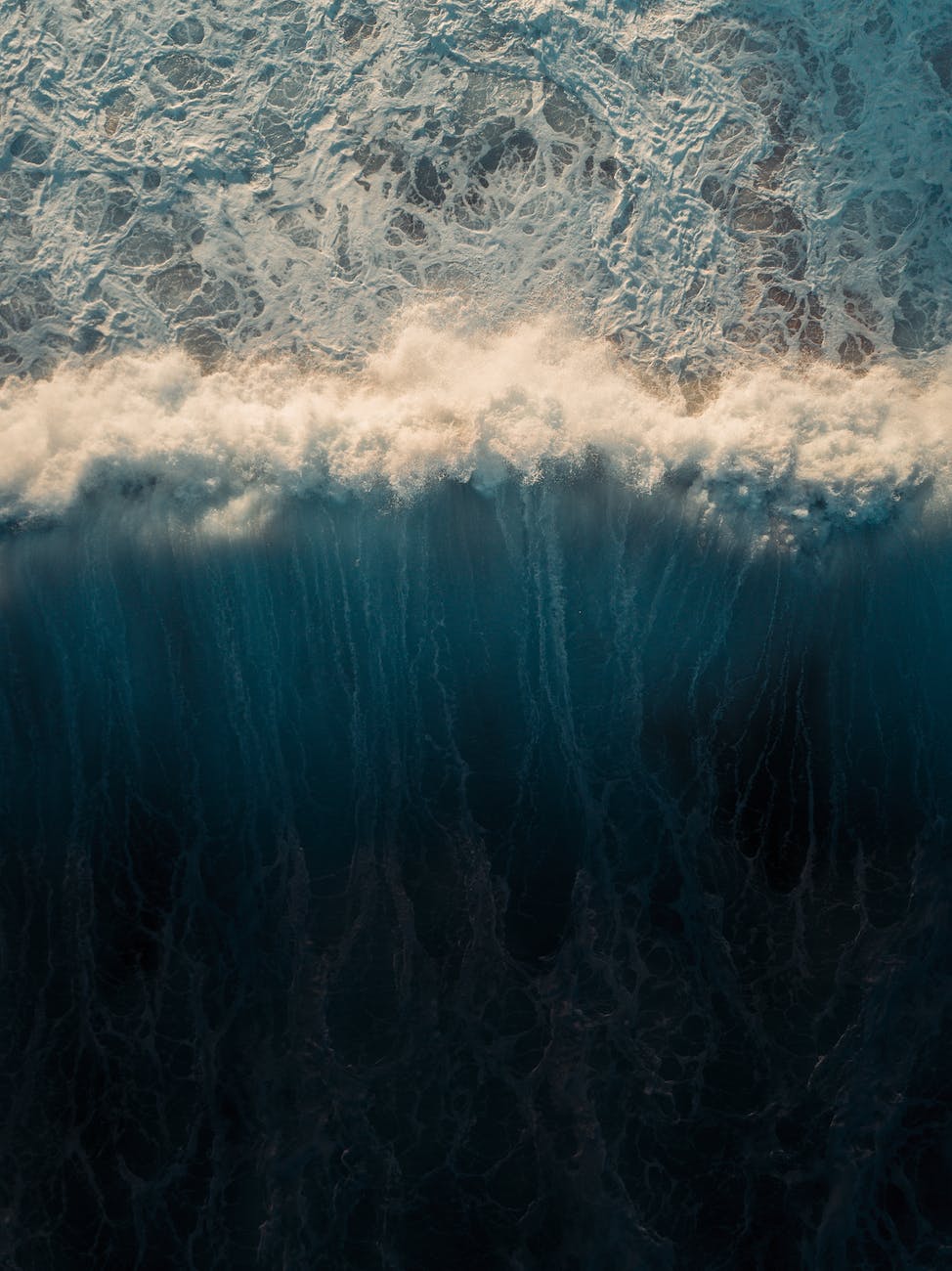 areal photo of sea wave