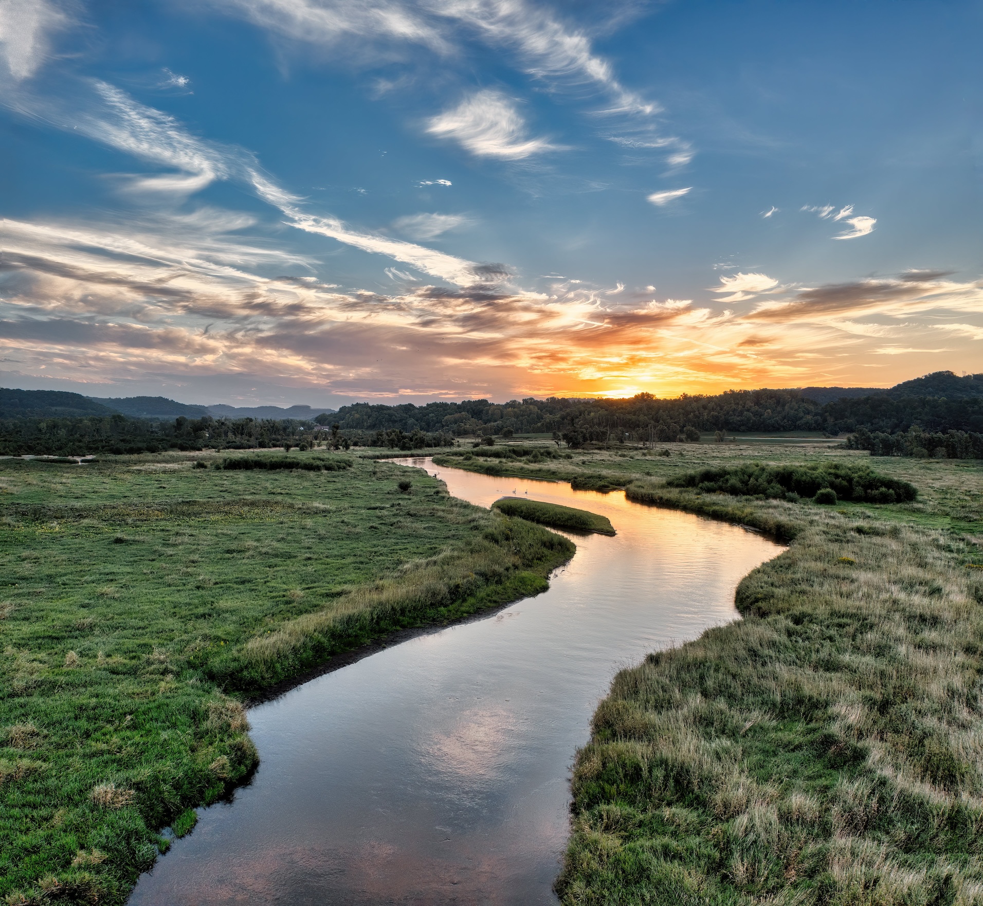Interdisciplinary team introduces Engineering With Nature® Practice Guides series